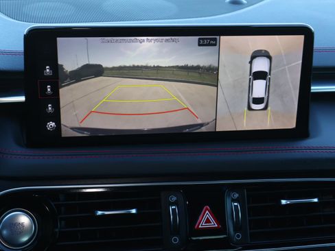 Used 2022 Genesis G70 3.3T image 30