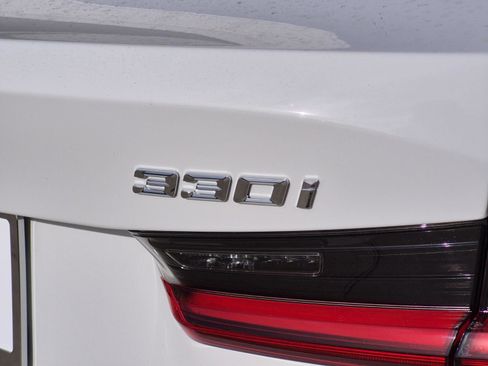 Certified 2025 BMW 330i Sedan w/ Premium Package image 10