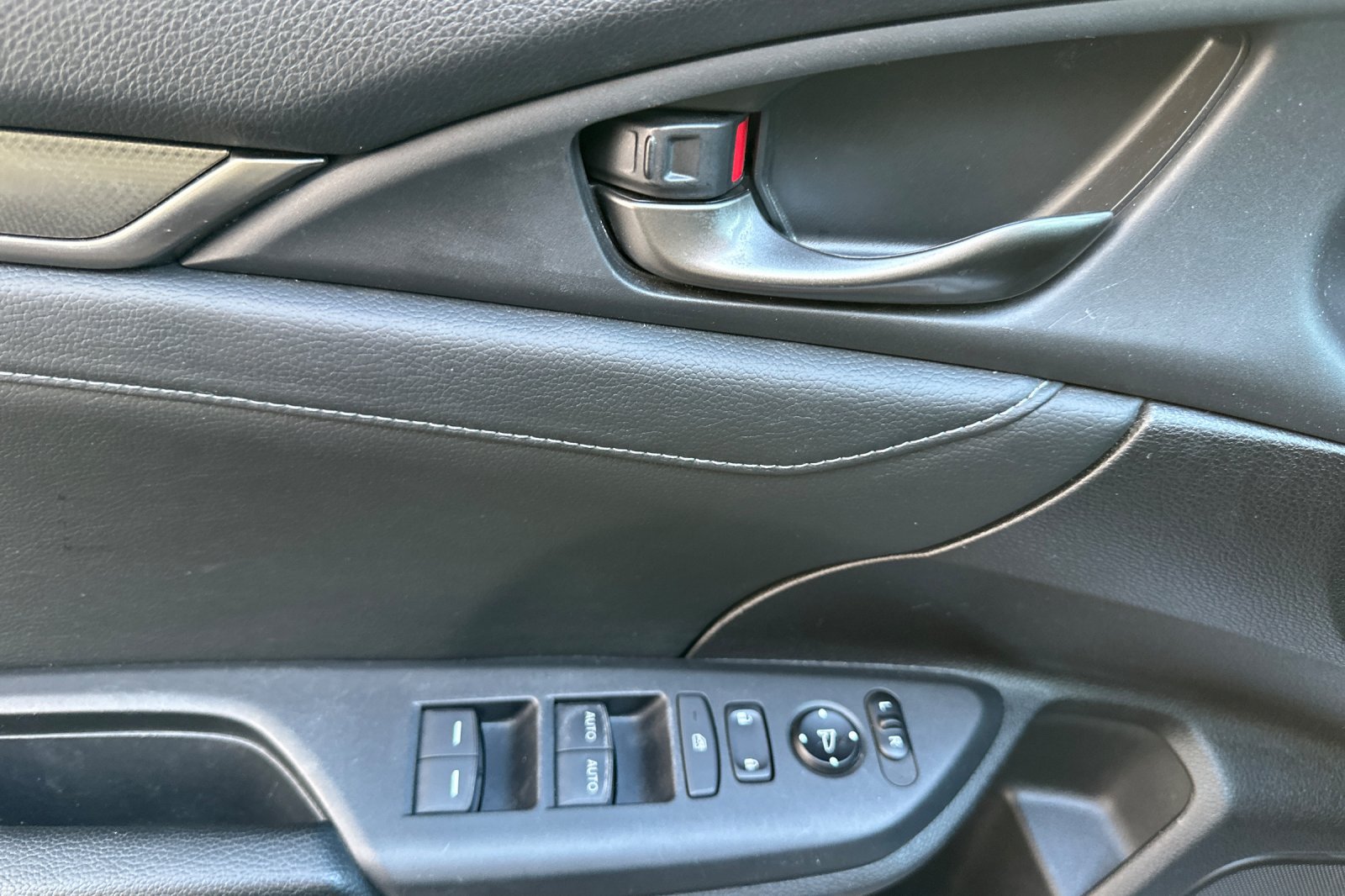 Used 2017 Honda Civic EX-L image 9