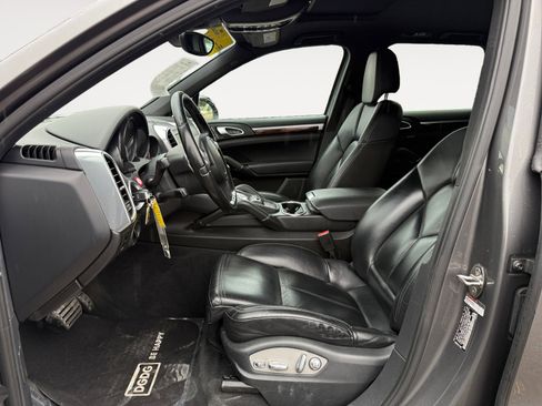 Used 2012 Porsche Cayenne S image 9
