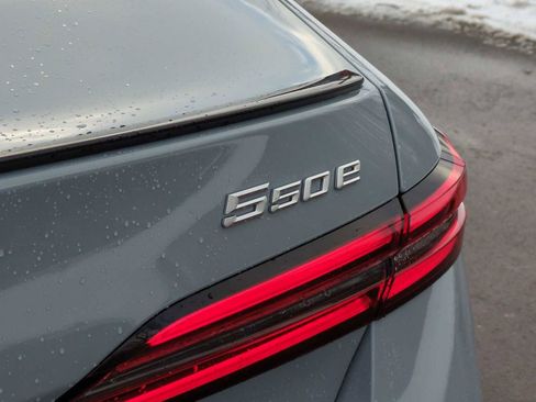 New 2026 BMW 550e xDrive image 12