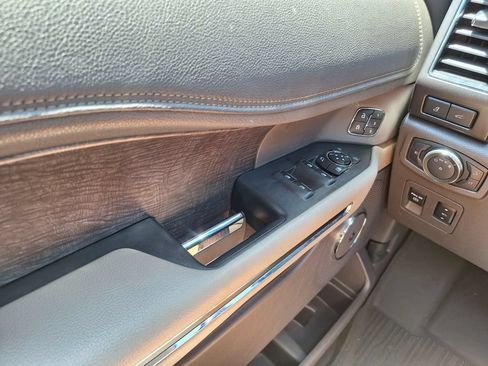 Used 2021 Ford Expedition Limited RWD image 17