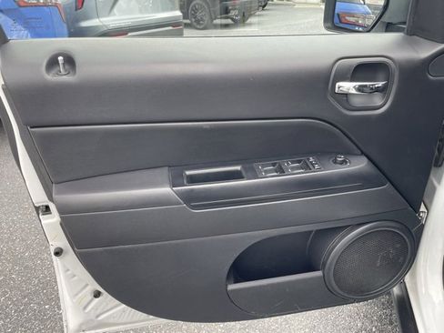 Used 2017 Jeep Patriot Latitude image 29