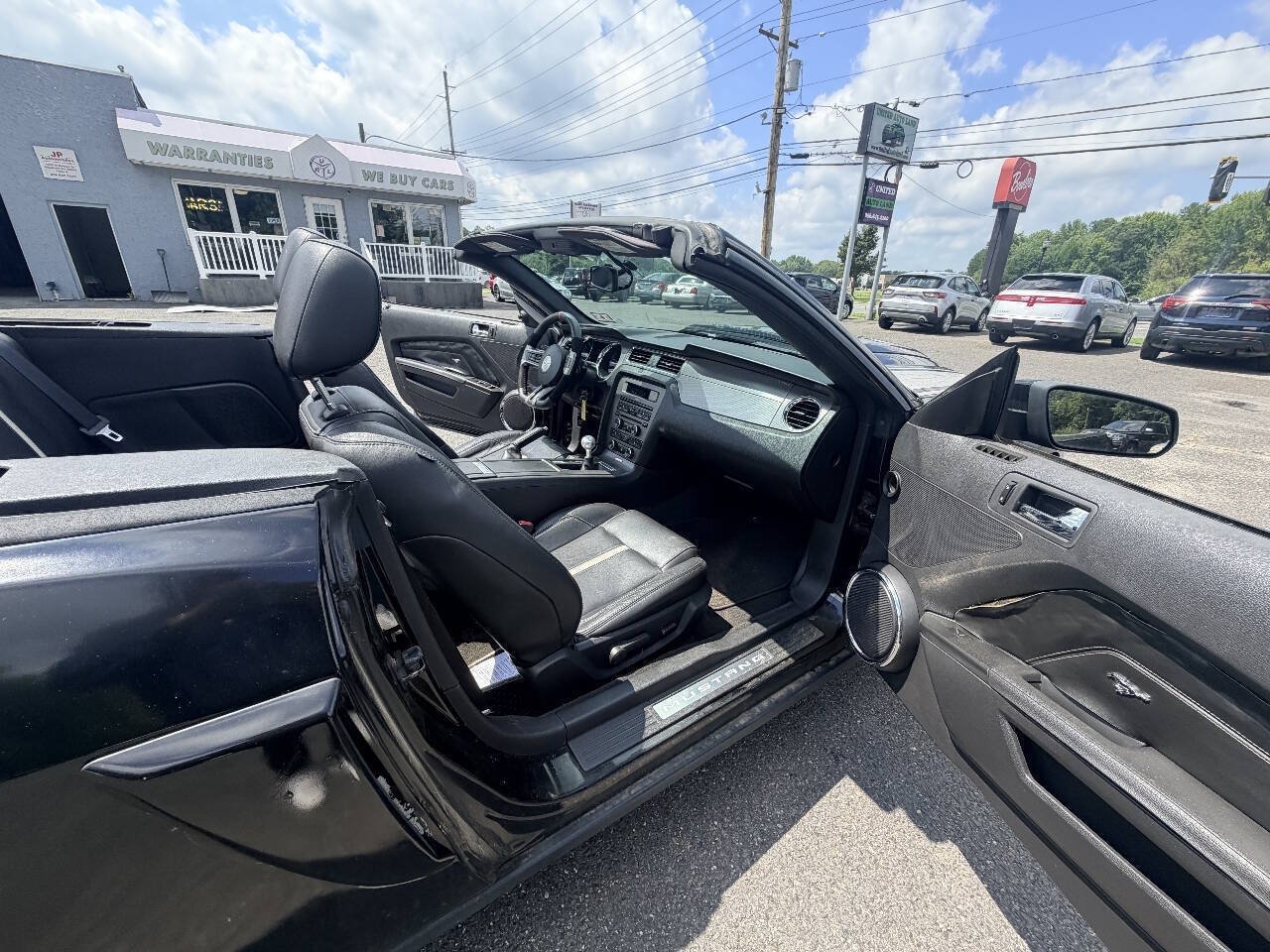 Used 2010 Ford Mustang GT Premium RWD image 9