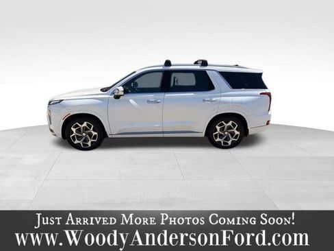 Used 2022 Hyundai Palisade Calligraphy w/ Winter Package FWD image 3