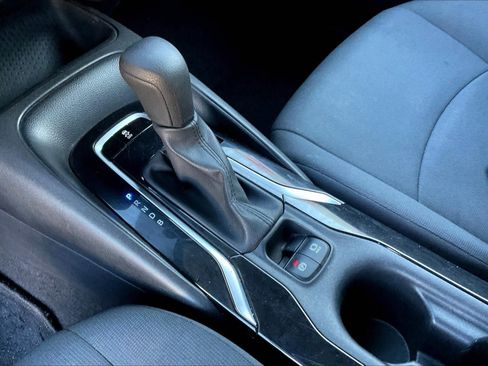 Used 2020 Toyota Corolla LE image 15