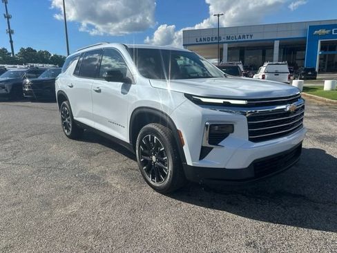 New 2026 Chevrolet Traverse LT w/ Sun and Wheel Package FWD image 1