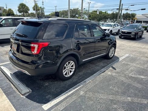 Used 2016 Ford Explorer XLT w/ Equipment Group 202A FWD image 13