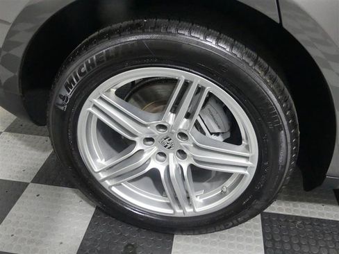 Used 2016 Porsche Macan S AWD/4WD image 16