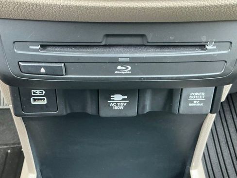 Used 2023 Honda Odyssey Elite image 18