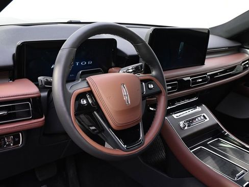 New 2026 Lincoln Aviator Reserve AWD/4WD image 11