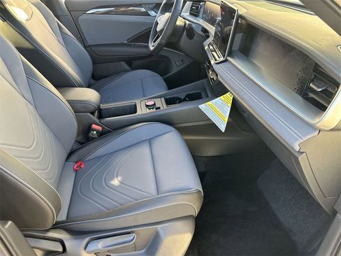 New 2026 Volkswagen Tiguan SE R-Line image 8