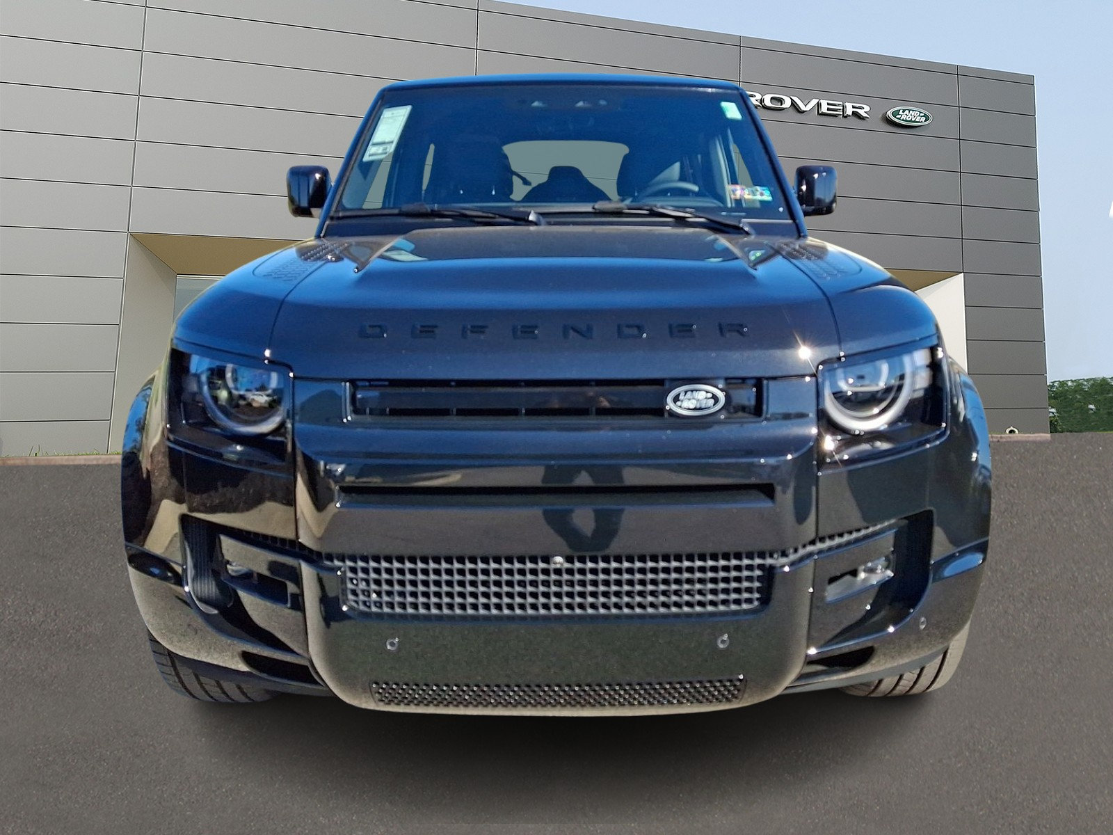New 2026 Land Rover Defender 110 X-Dynamic SE AWD/4WD image 2