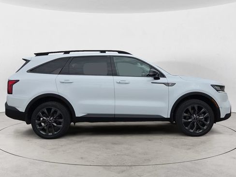 Used 2023 Kia Sorento AWD image 4