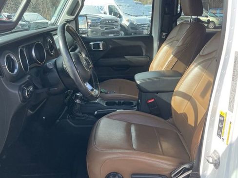 Used 2020 Jeep Wrangler Unlimited Sahara image 5