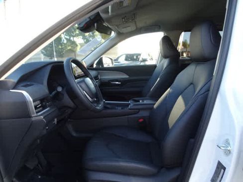 Used 2024 Toyota Grand Highlander XLE image 18