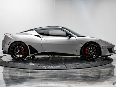 Used 2021 Lotus Evora image 15