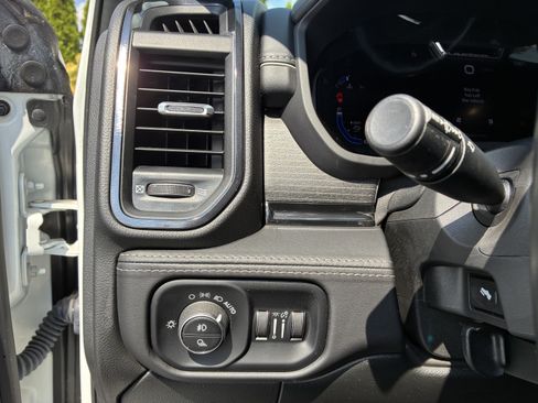 Used 2023 RAM 2500 Limited w/ Night Edition AWD/4WD image 29