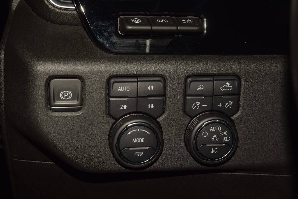 Used 2024 Chevrolet Silverado 2500 High Country w/ Technology Package AWD/4WD image 41