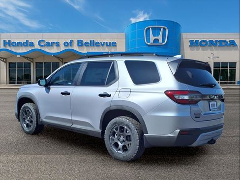 New 2025 Honda Pilot TrailSport image 3