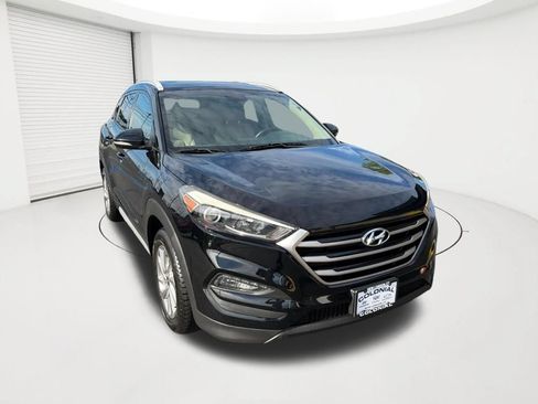 Used 2017 Hyundai Tucson SE Plus AWD/4WD image 3