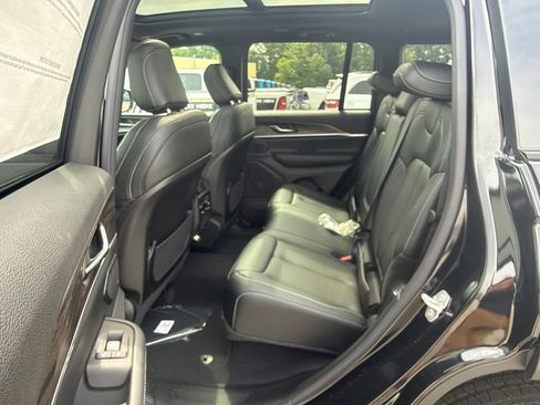 New 2026 Jeep Grand Cherokee Limited w/ Limited Altitude Package AWD/4WD image 22