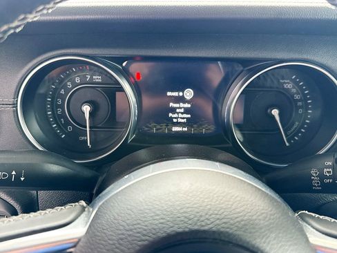 Used 2022 Jeep Wrangler Unlimited Sahara w/ Cold Weather Group AWD/4WD image 13