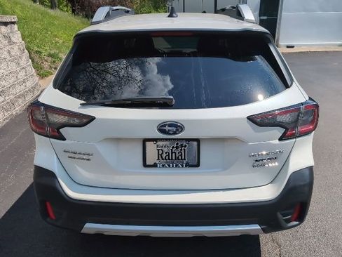 Used 2022 Subaru Outback Touring AWD/4WD image 4