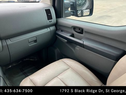 Used 2018 Nissan NV 3500 SL image 10