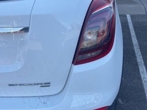 Used 2022 Buick Encore Preferred w/ Safety Package image 5