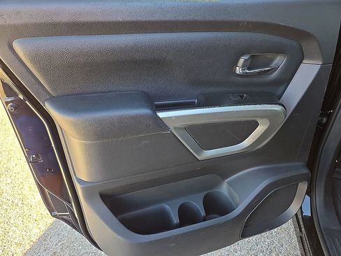 Used 2023 Nissan Titan SV image 22