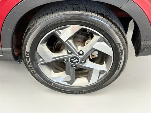 Used 2025 Hyundai Venue SEL FWD image 11