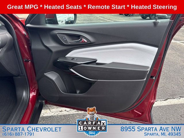 Used 2025 Chevrolet Trax LT w/ Driver Confidence Package FWD image 26