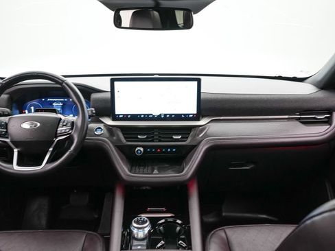 Certified 2025 Ford Explorer Platinum AWD/4WD image 15
