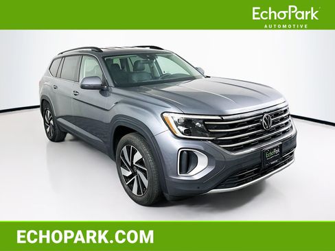 Used 2025 Volkswagen Atlas SE FWD image 1