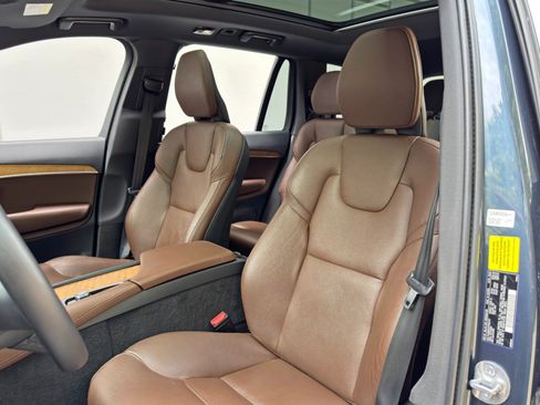 Used 2023 Volvo XC90 T8 Core AWD/4WD image 40