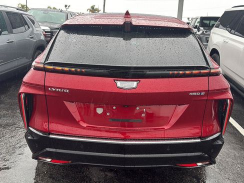 Used 2024 Cadillac Lyriq Luxury RWD image 6