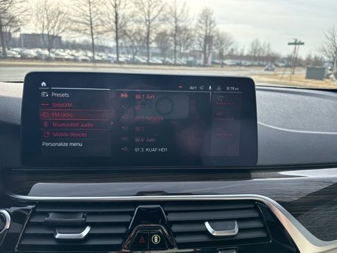 Used 2021 BMW 530i xDrive image 12