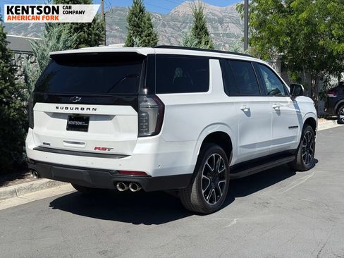 Used 2025 Chevrolet Suburban RST w/ RST Capability Package AWD/4WD image 8
