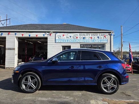 Used 2018 Audi SQ5 Premium Plus w/ Navigation Package image 2