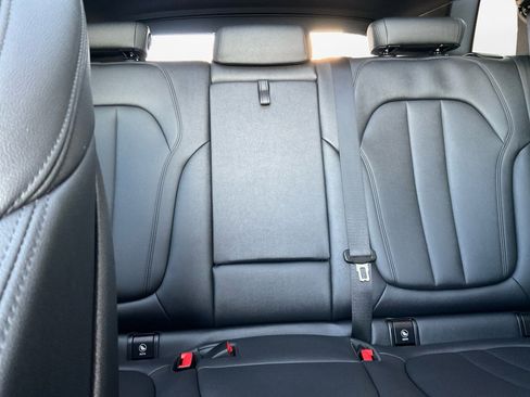 Used 2022 BMW X5 xDrive40i w/ Premium Package image 12