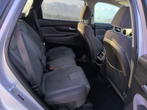 Used 2020 Hyundai Santa Fe SE image 13