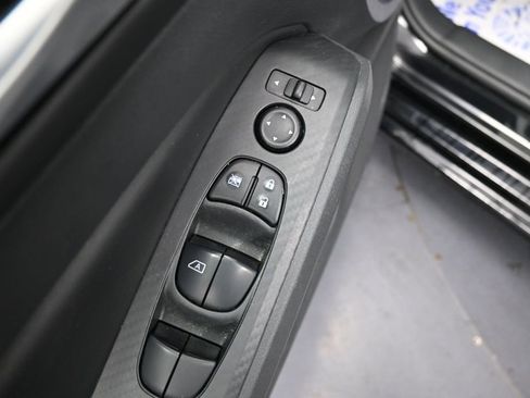 Used 2025 Nissan Altima 2.5 SV FWD image 27