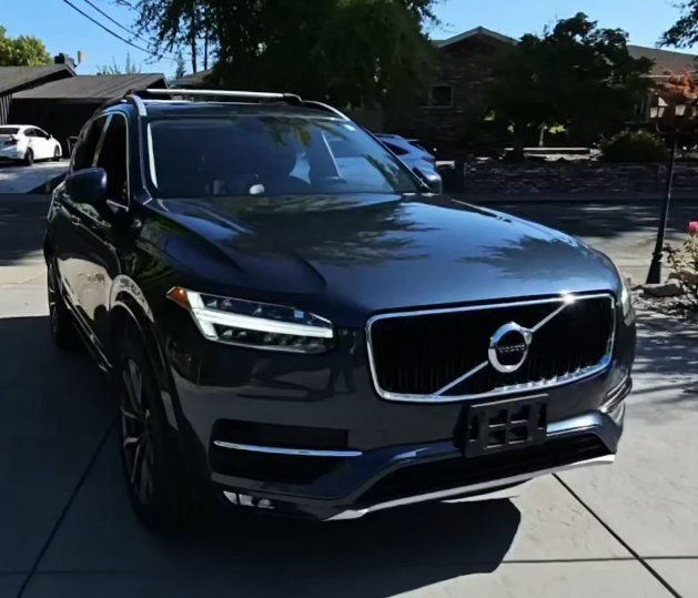 Used 2019 Volvo XC90 T6 Momentum w/ Protection Package Premier AWD/4WD image 4