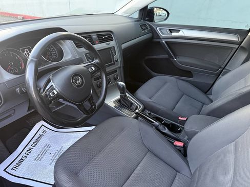 Used 2017 Volkswagen Golf S image 9