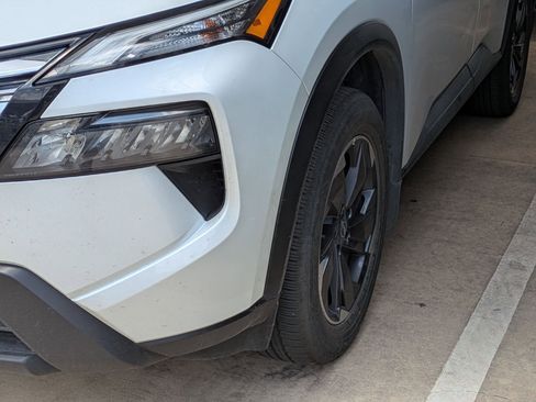 Used 2025 Nissan Rogue SV FWD image 5