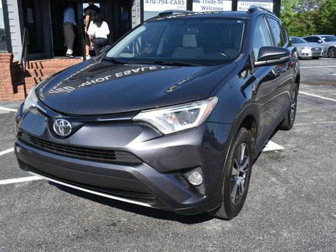 Used 2016 Toyota RAV4 XLE FWD image 2