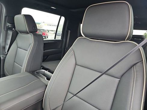 New 2026 Chevrolet Suburban Premier w/ Sun And Tow Package image 22