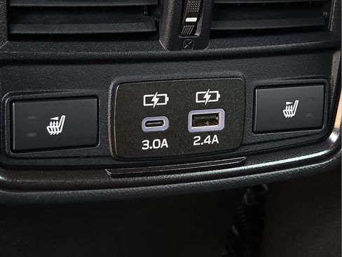 Used 2025 Subaru Forester Touring AWD/4WD image 11