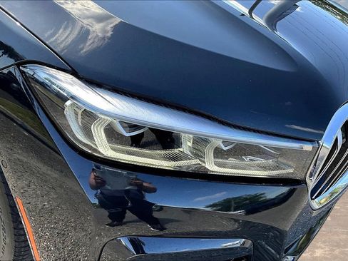 Used 2020 BMW 740i w/ M Sport Package RWD image 31